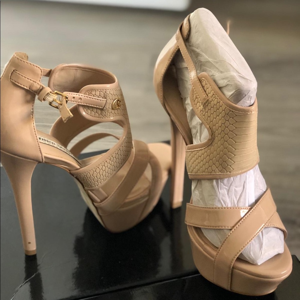 Carmen Steffens heels